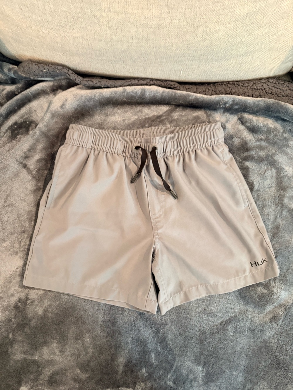 Huk Light Gray Women's Athletic Shorts